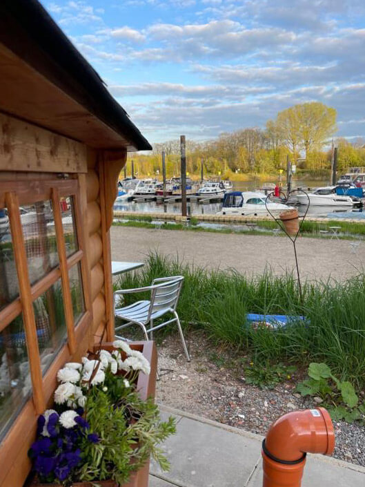 Grillkota Holzhütte im Yachthafen Lauenburg